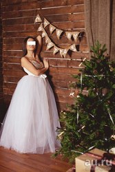 Свадебное платье украшенное стразами swarovski