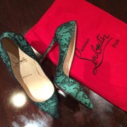 Продам Louboutin зеленые гипюр