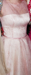 Нежно-розовое платье с корсетом