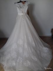 Красивое свадебное платье и фата