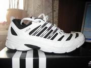 Продаю кроссовки мужские Adidas,  новые,  размер 42